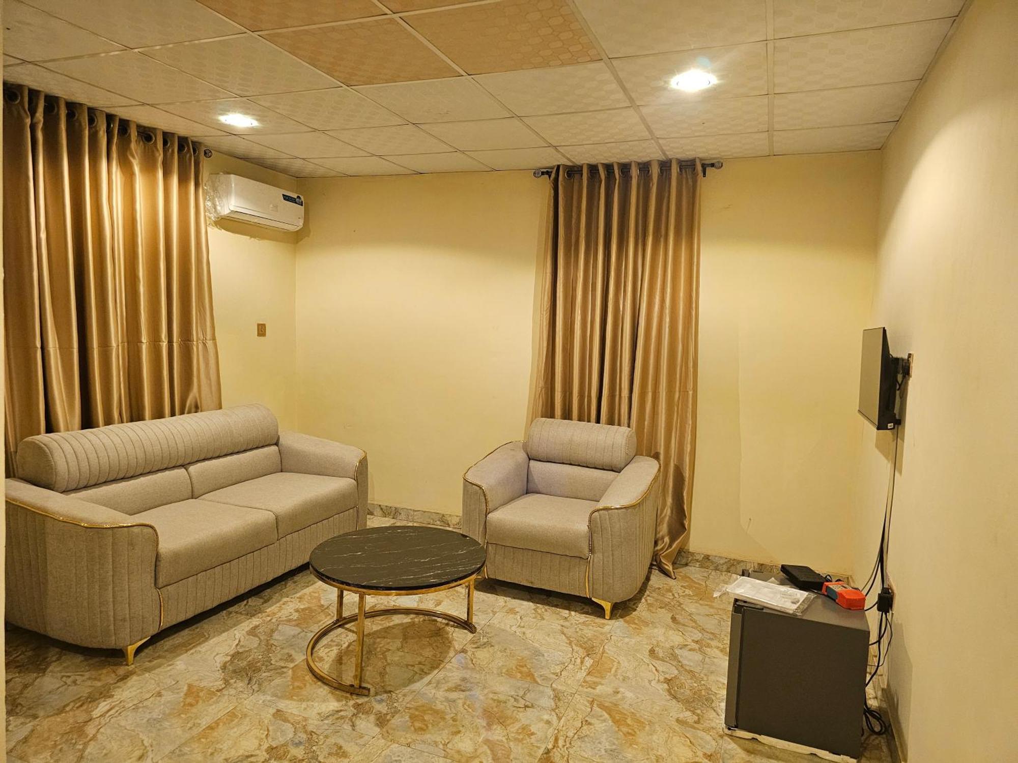 Bmh Hotel & Suites Ibadan Ngoại thất bức ảnh