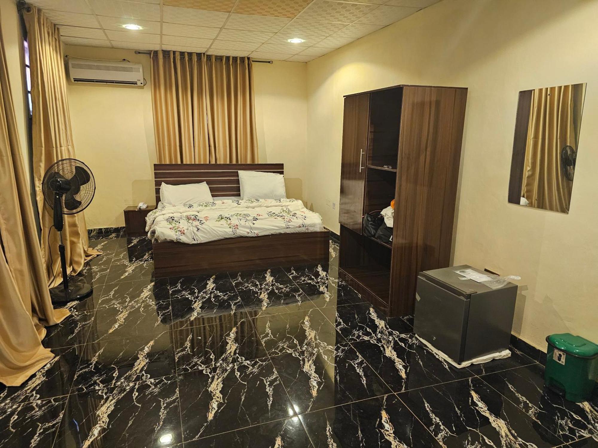 Bmh Hotel & Suites Ibadan Ngoại thất bức ảnh