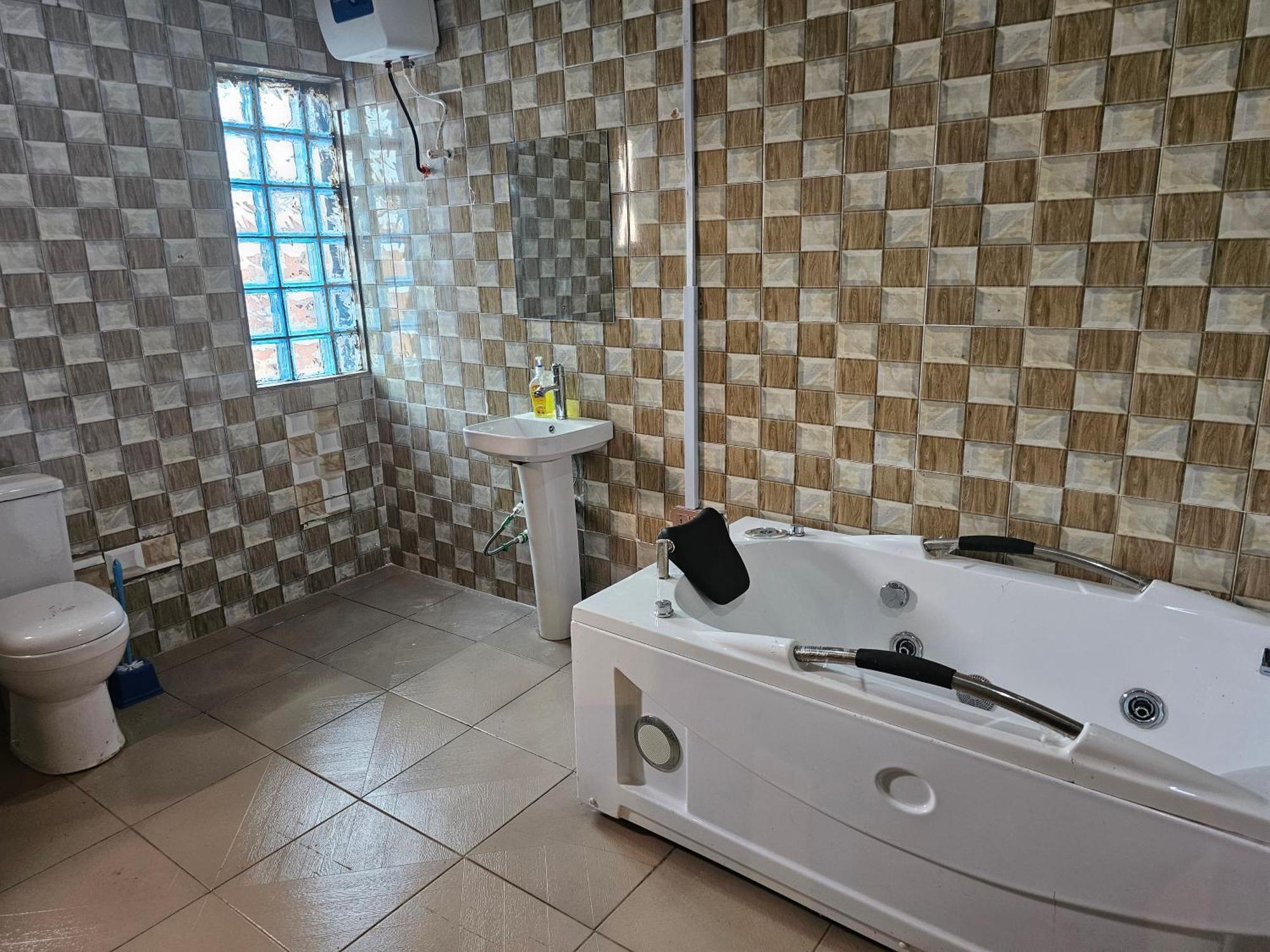 Bmh Hotel & Suites Ibadan Ngoại thất bức ảnh